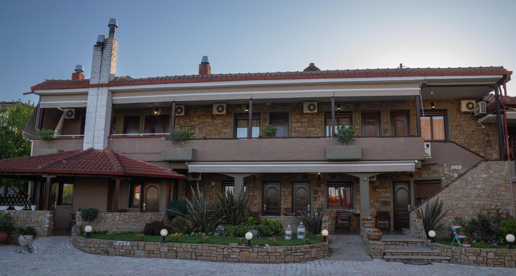 Kallinikos Guesthouse Káto Loutrákion エクステリア 写真