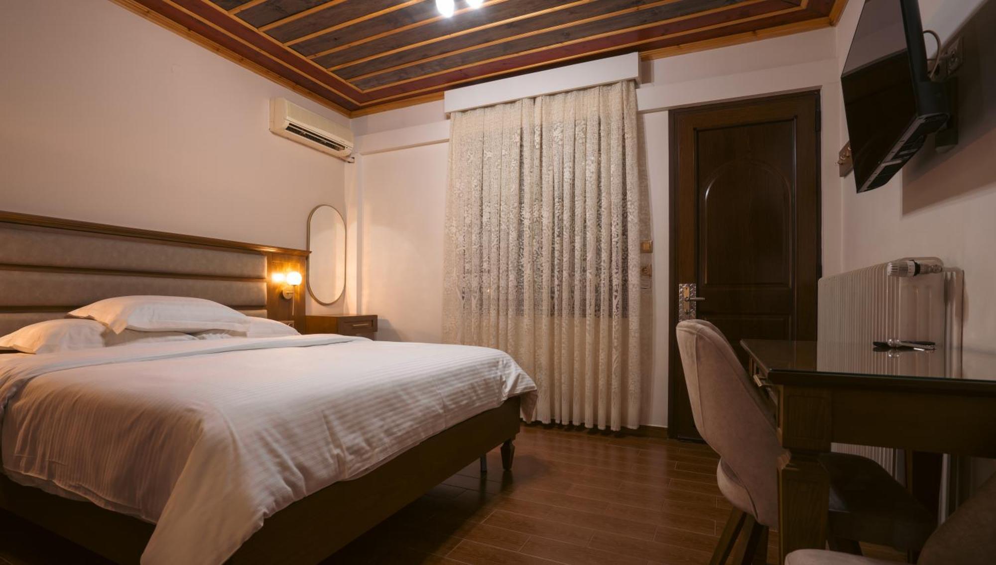 Kallinikos Guesthouse Káto Loutrákion エクステリア 写真