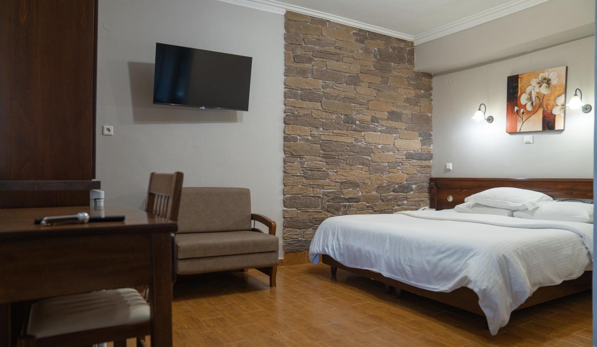 Kallinikos Guesthouse Káto Loutrákion エクステリア 写真