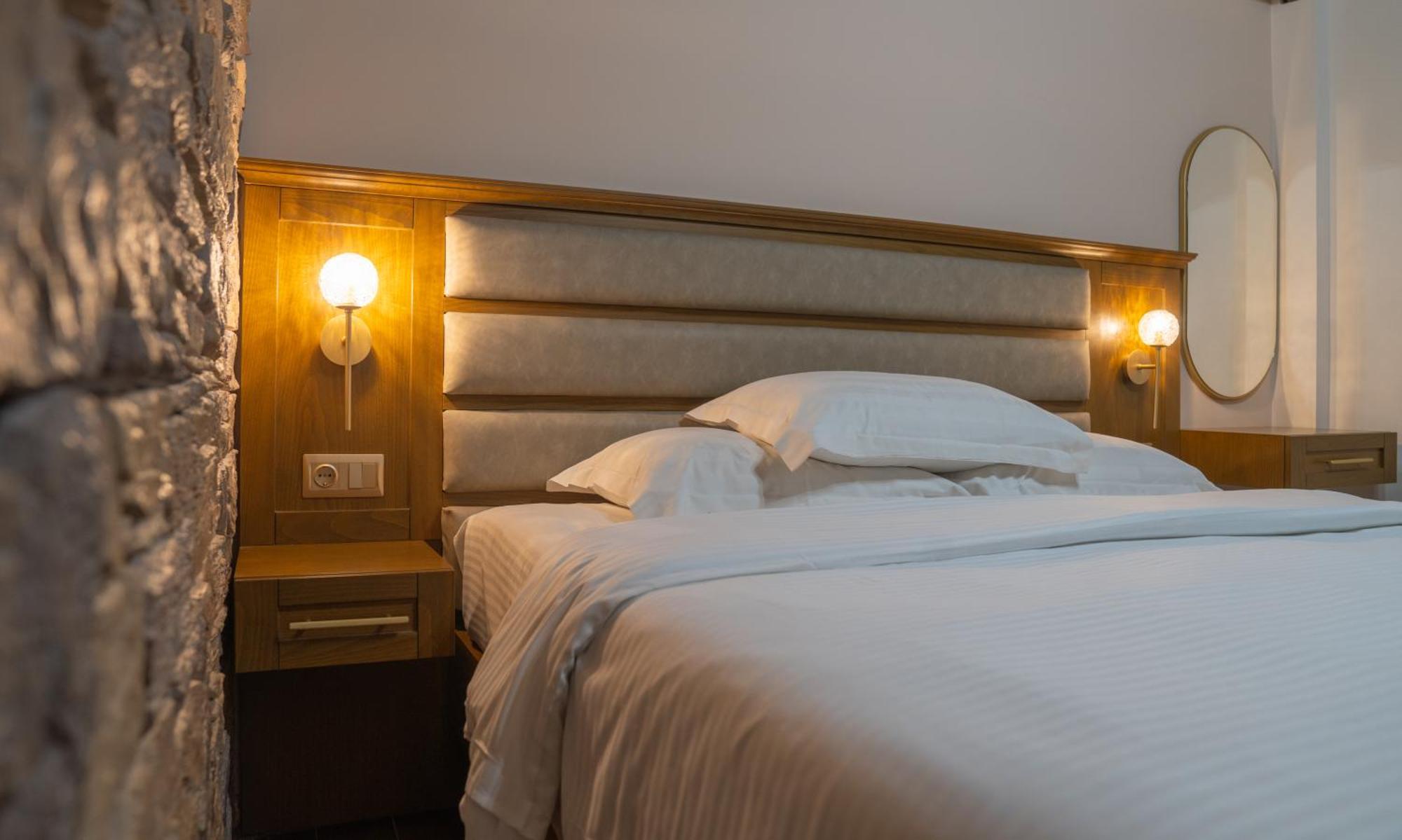 Kallinikos Guesthouse Káto Loutrákion エクステリア 写真