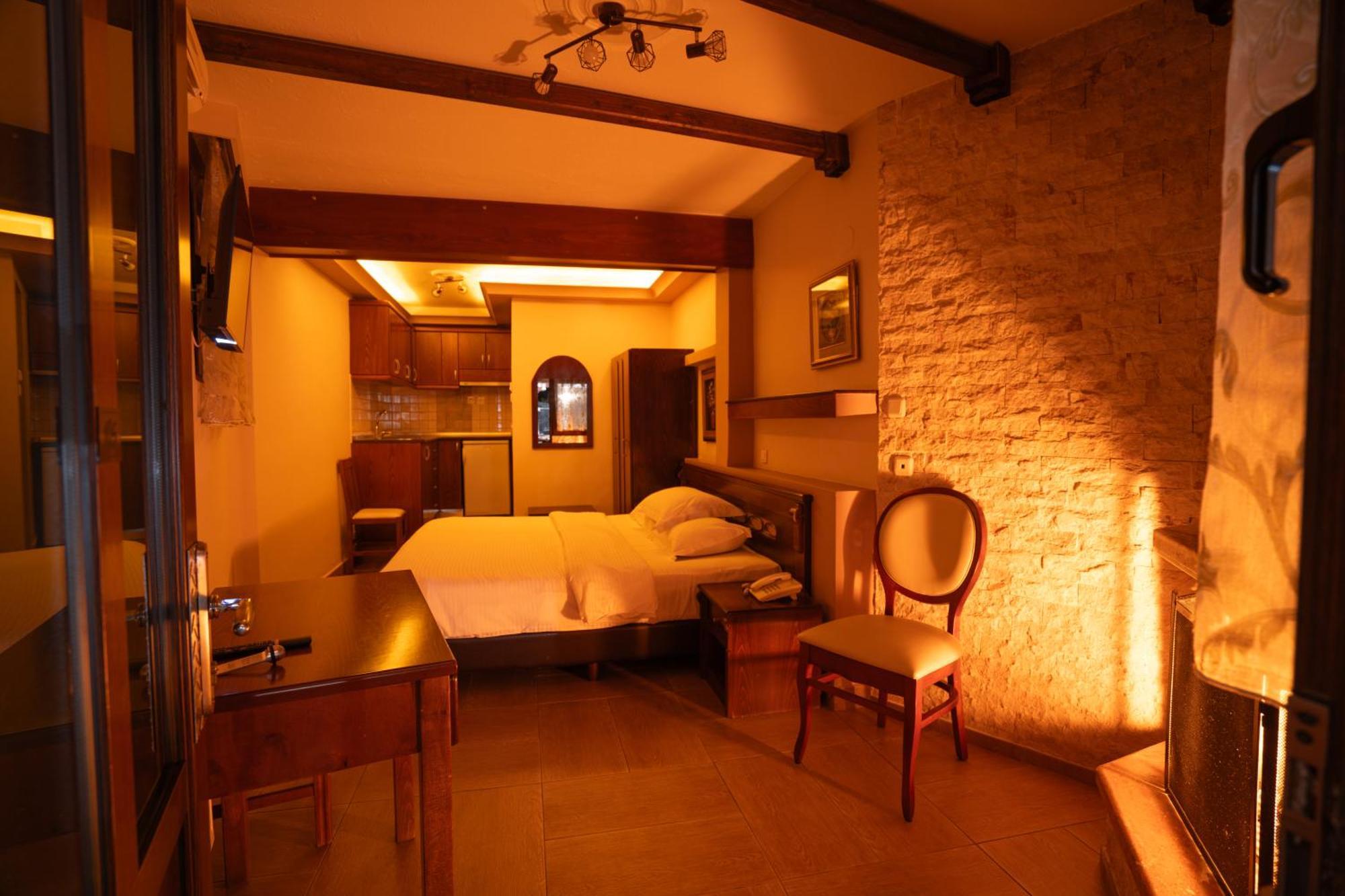 Kallinikos Guesthouse Káto Loutrákion エクステリア 写真