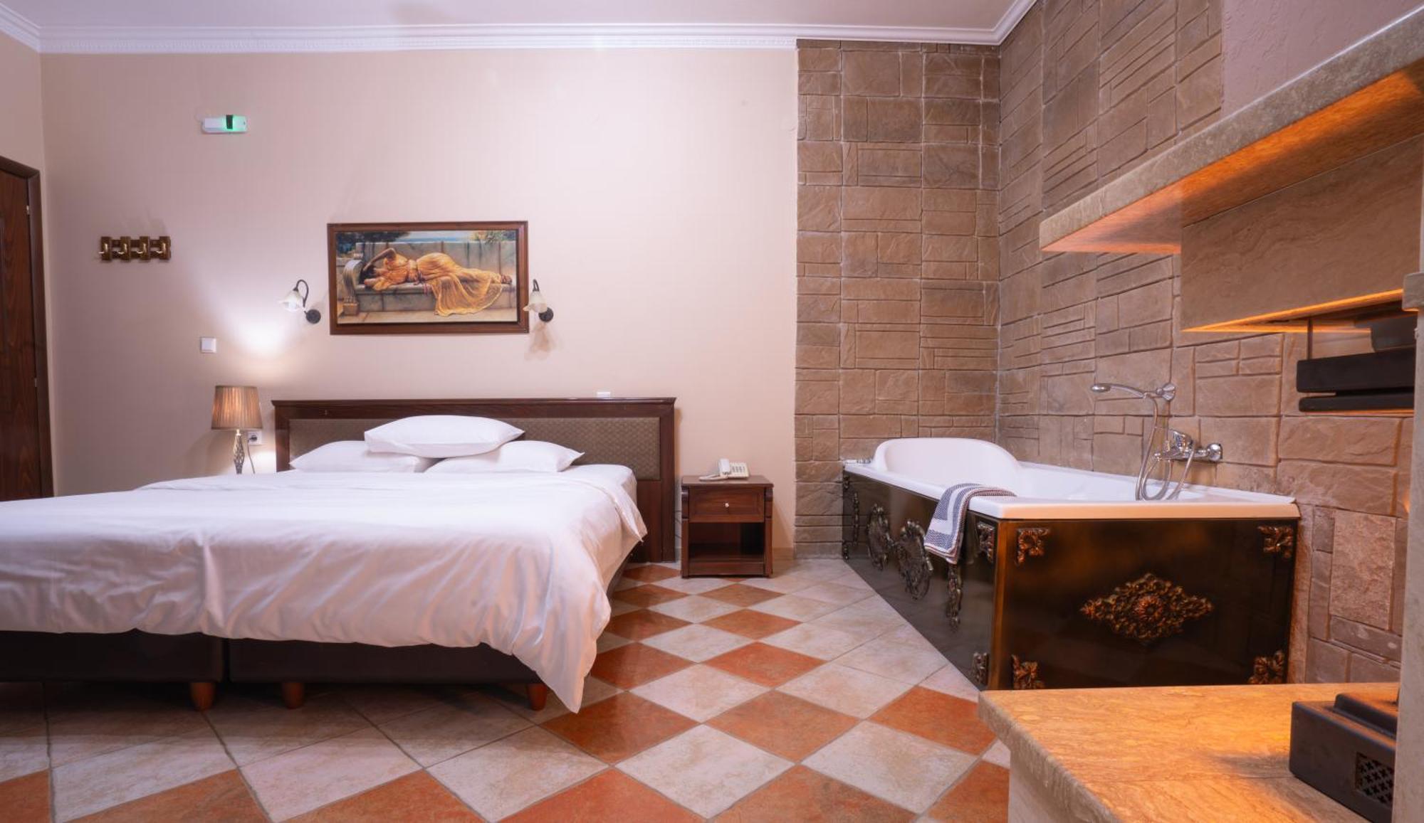 Kallinikos Guesthouse Káto Loutrákion エクステリア 写真