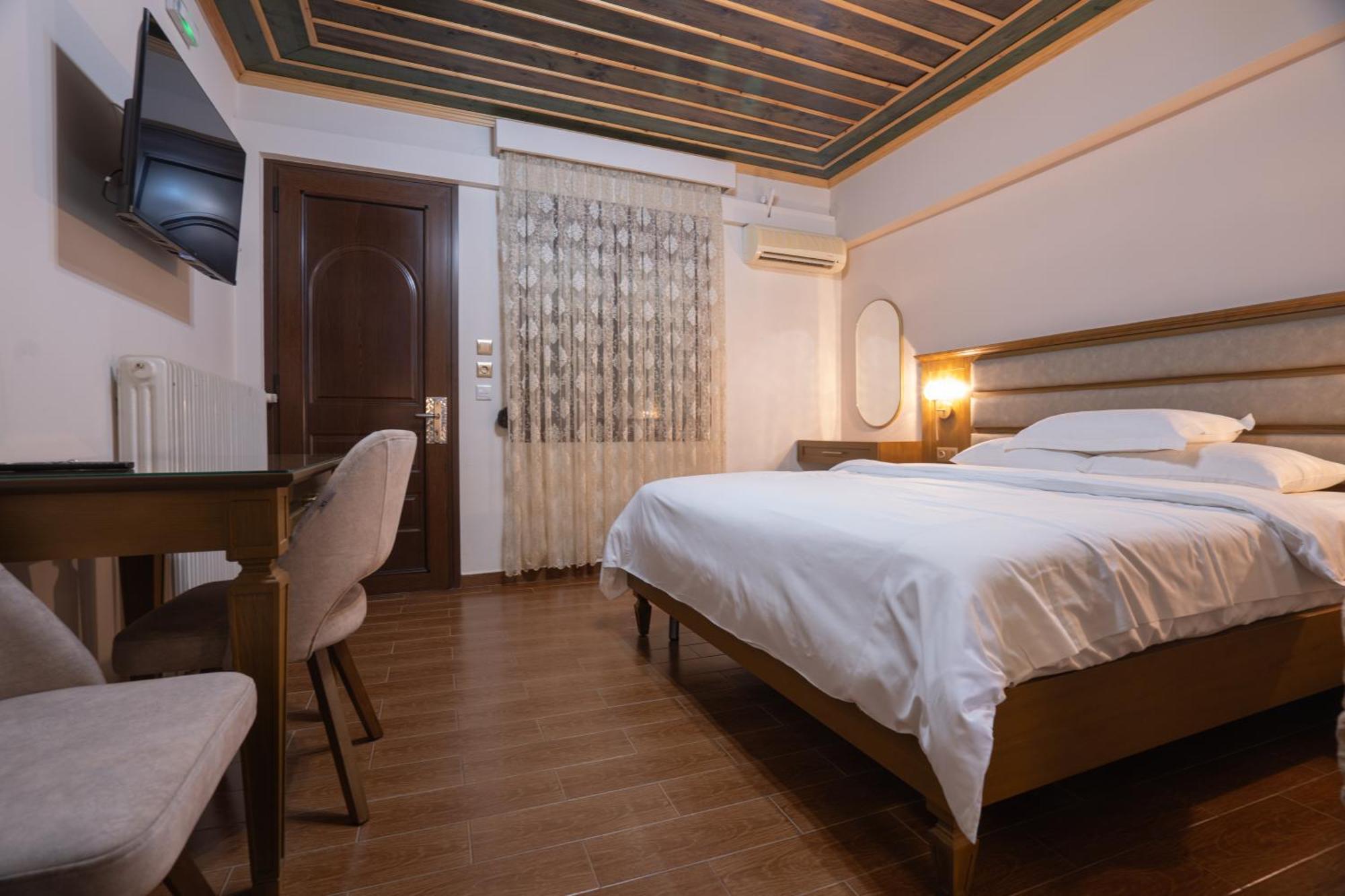 Kallinikos Guesthouse Káto Loutrákion エクステリア 写真