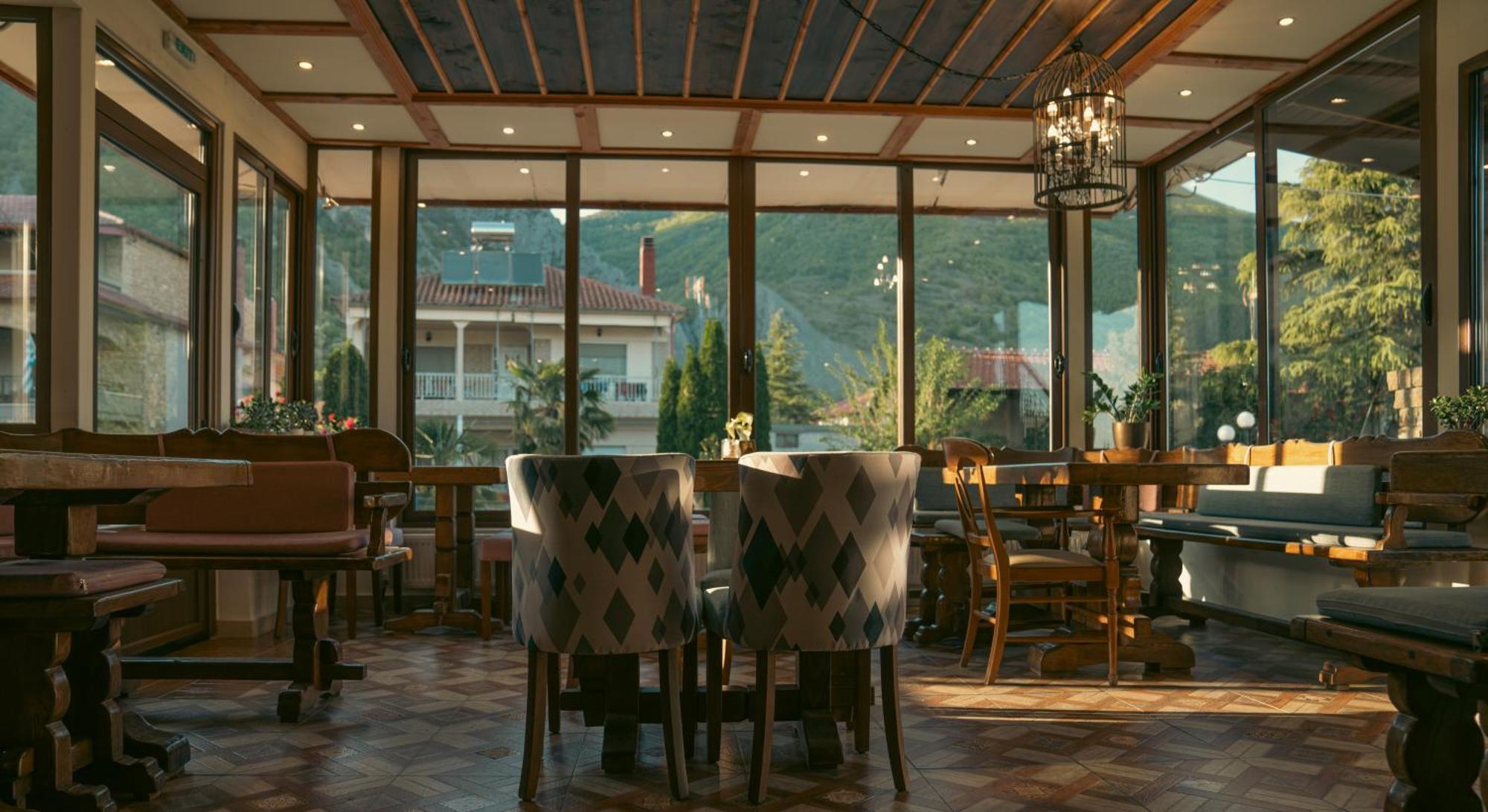 Kallinikos Guesthouse Káto Loutrákion エクステリア 写真