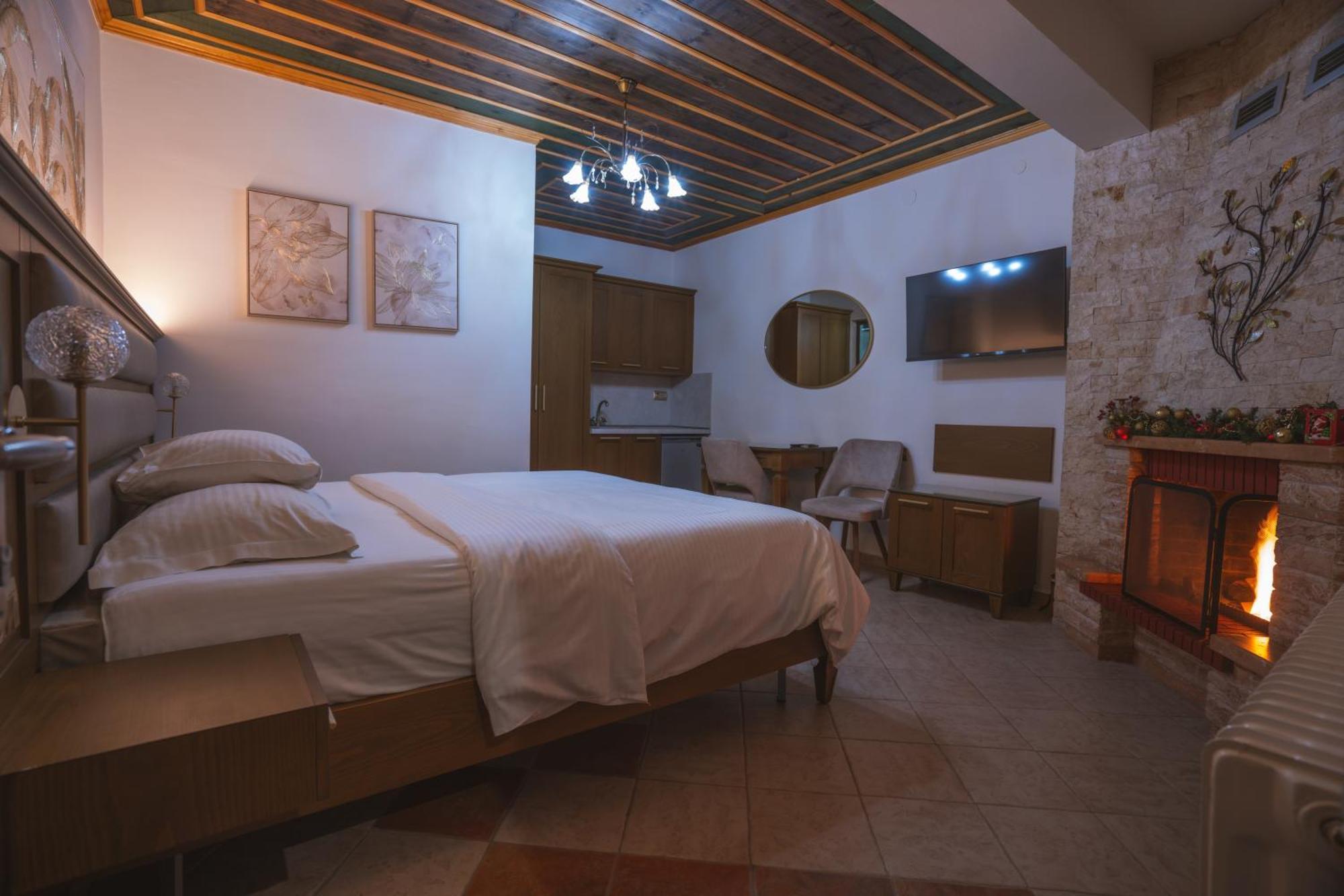 Kallinikos Guesthouse Káto Loutrákion エクステリア 写真